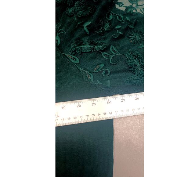 Joseph A Evergreen Crew Neck Sweater with Chiffon Embroidered Overlay Sleeves XL - Picture 9 of 9